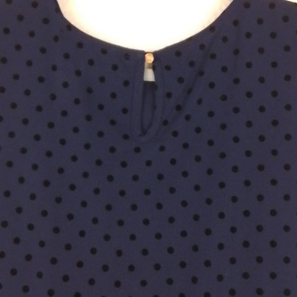 West Moon Sleeveless Blouse Size Small in Blue w/ Black Polka Dots - Picture 10 of 11